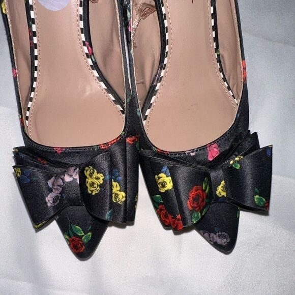 BETSEY JOHNSON SATIN BLACK WITH FLOWERS - Picture 1 of 7